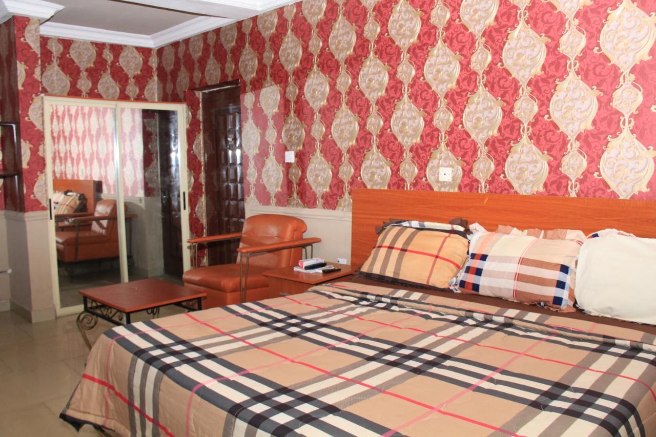 Aquatic Suites & Apartments Aliayabiagba Esterno foto